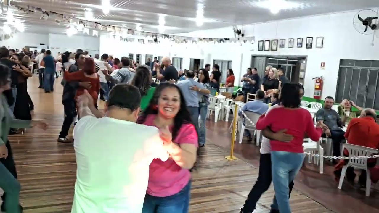 bailão no clube média e terceira idade de Chopinzinho no Paraná(com marcos e margarida)