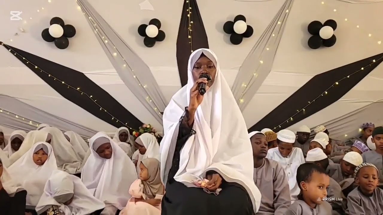 BEAUTIFUL QURAN RECITATION BY FARZANA FADHIL//MADRASATU MUHIBU RAHMAN