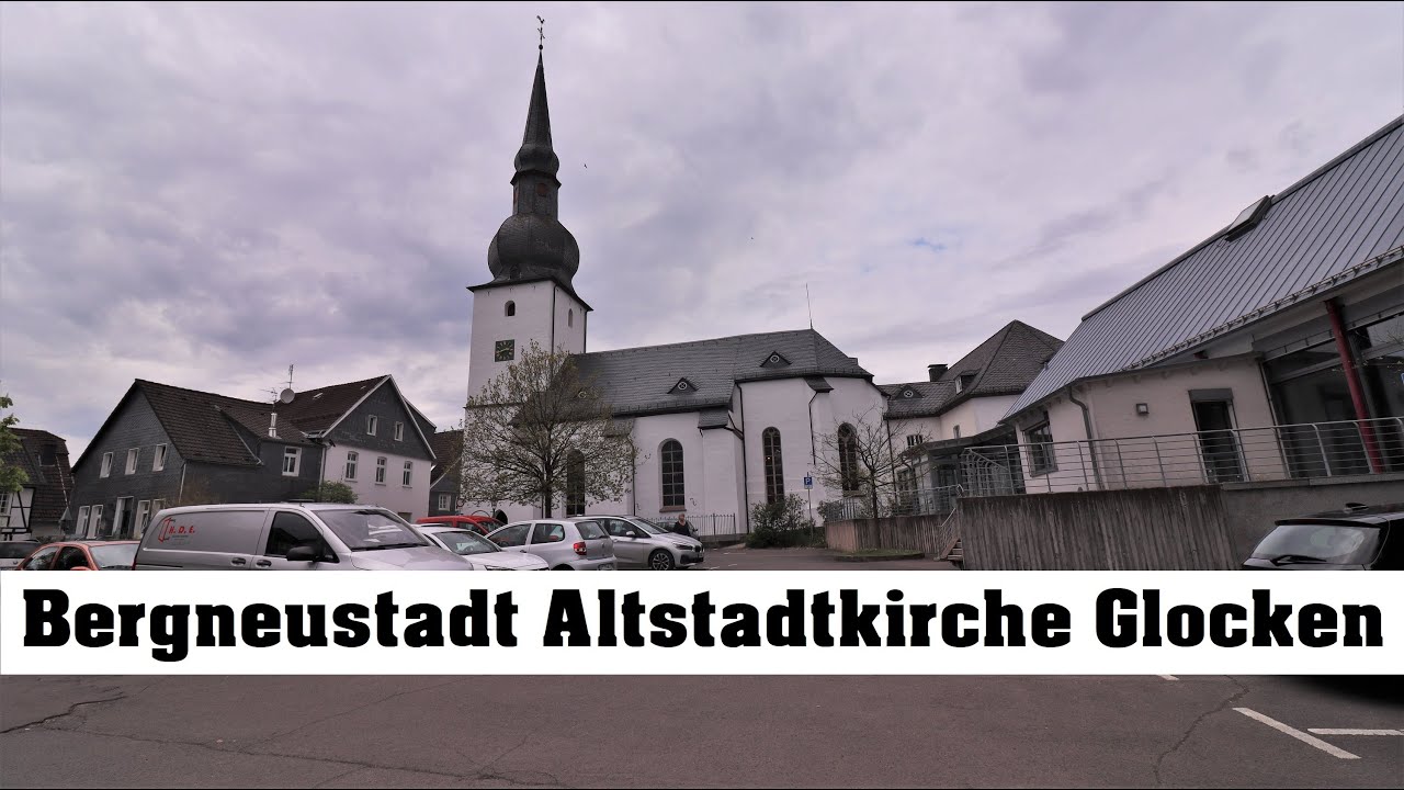 Bergneustadt, ev. Altstadtkirche, Geläutepräsentation (Außenaufnahme)
