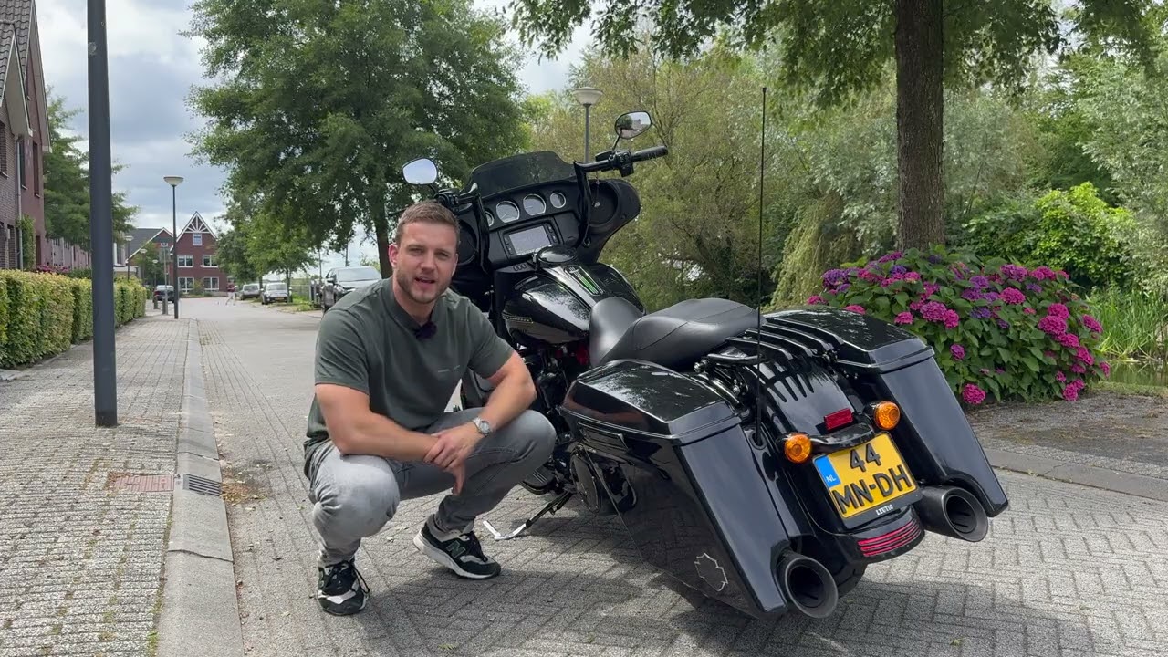 Best Klinkende Harley Davidson? Streetglide 1750 cc vs Sportster 883 cc!