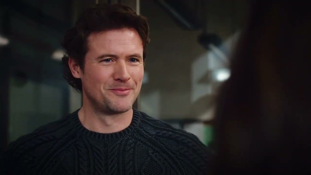 Charlie and Jesse check in on Sarah in the lab