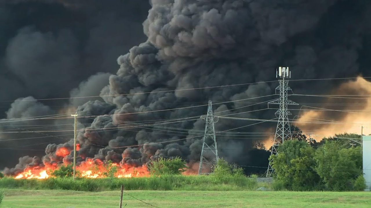 Smoke plumes rise from Texas plastics plant fire