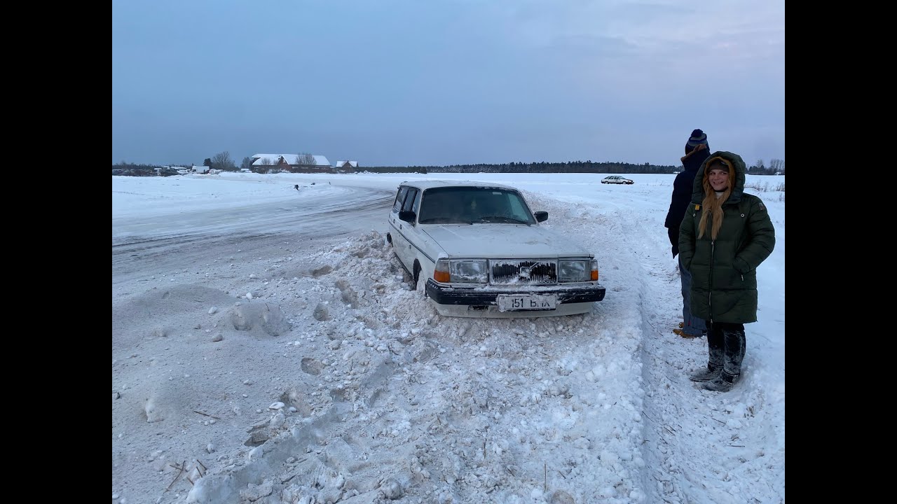 Volvo 240 ice track drift & 6 car tandems