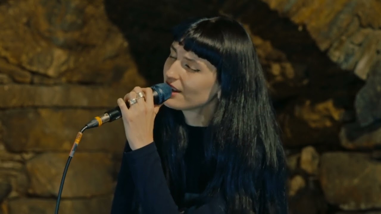 Lucia & The Best Boys - Burning Castles (Live at Dundonald Castle)