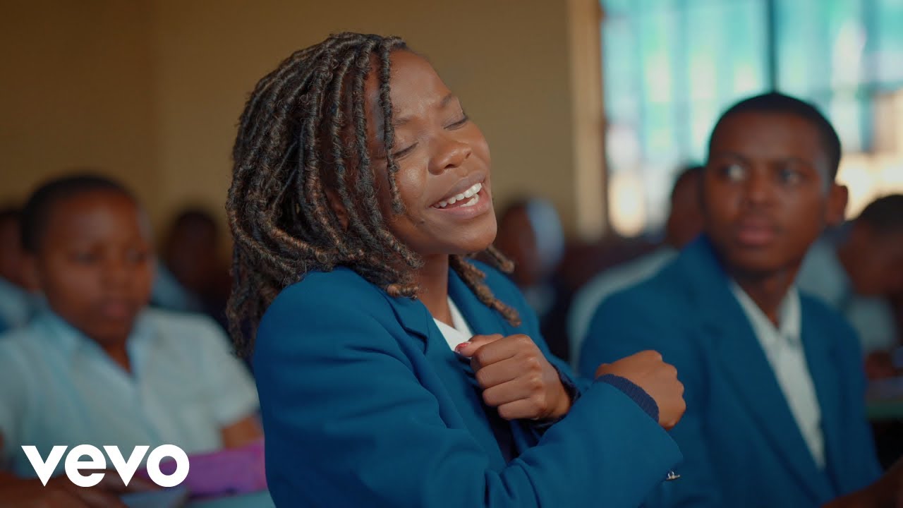 Nomfundo Moh - Uthando Lunye