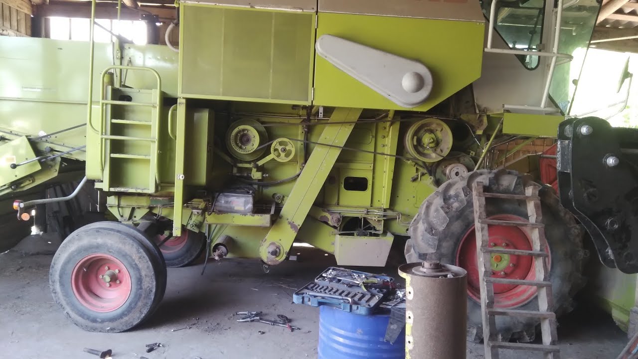 Заміна 205 підшипника колосового шнека Claas Dominator 48 58 s