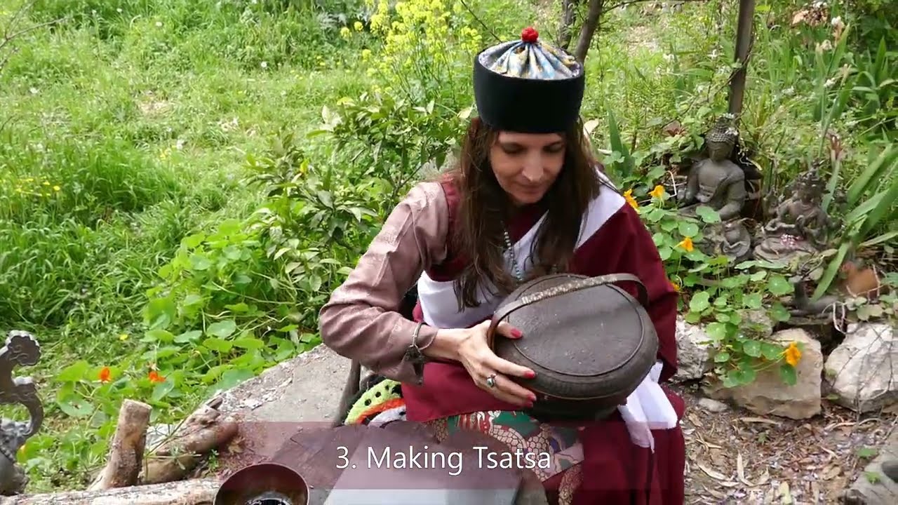 Making Sacred Guru Rinpoche Tsa Tsa for Peace / Rituel sacré Tsa Tsas de Padmasambhava paix et santé
