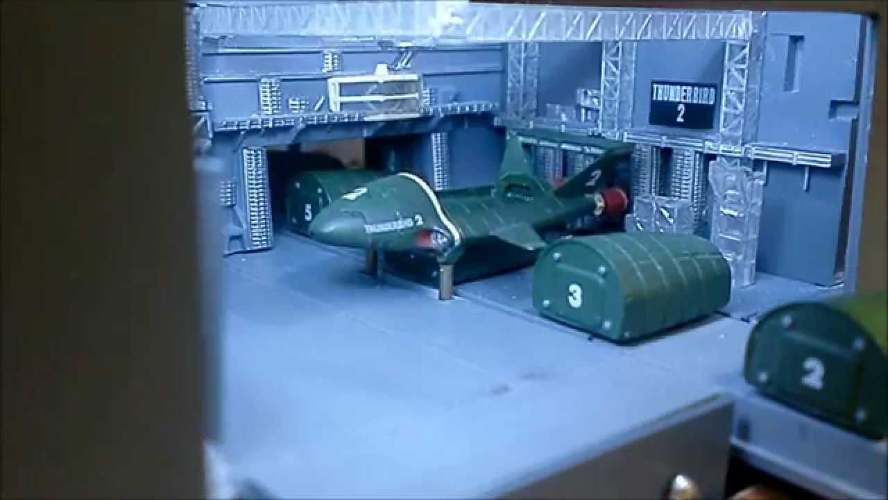 サンダーバード【thunderbirds】、食玩を使って動く秘密基地を作ってみた。