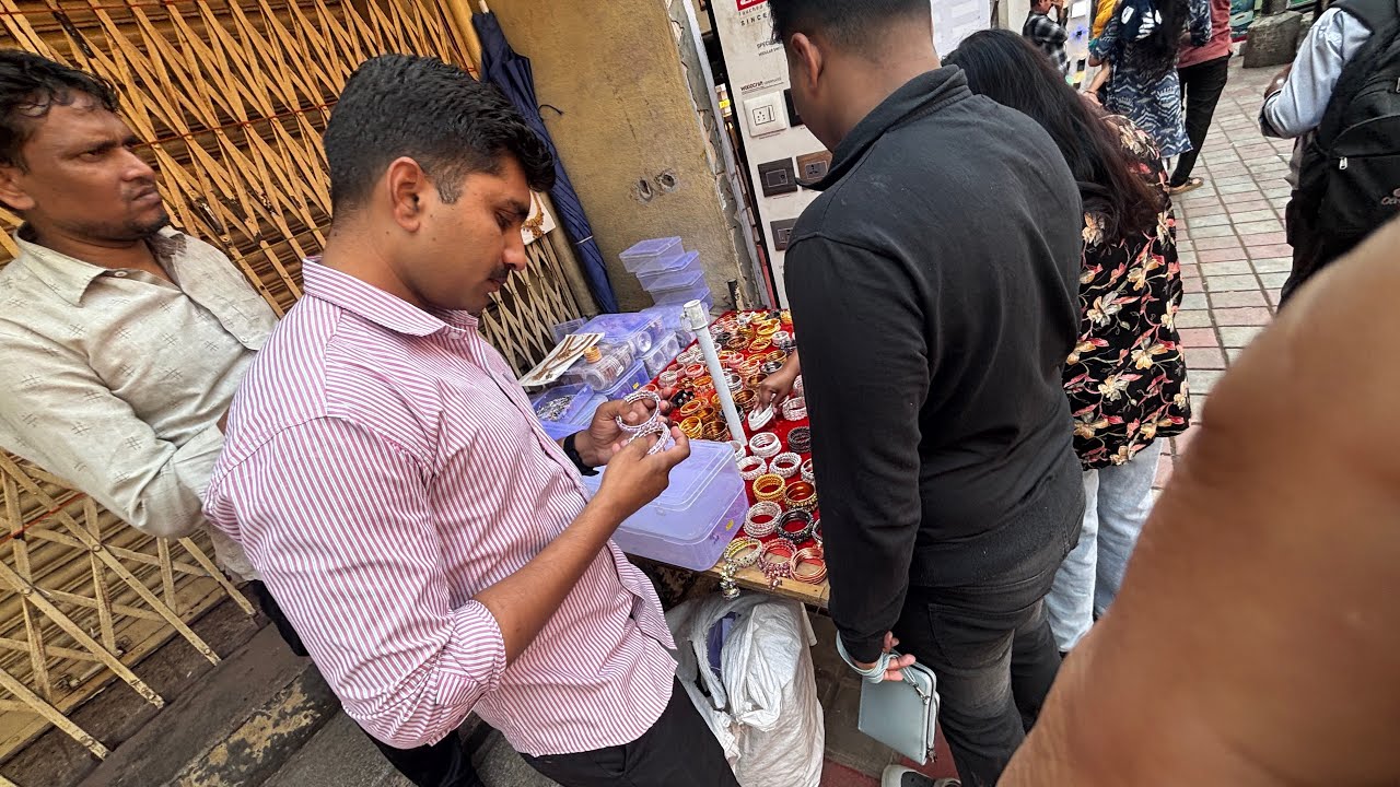 Bangalore Sunday Market ka Sach: Sasta ya Mehenga? 🔍 plz comment kre 🧐