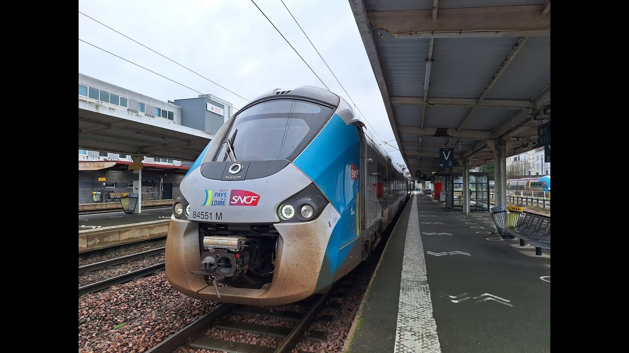 ( CAB RIDE ) Cholet - Angers en cabine de conduite d'un Régiolis (B84500).