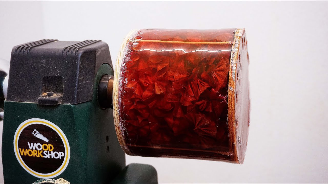 Woodturning - Wood Shavings Into a Lamp