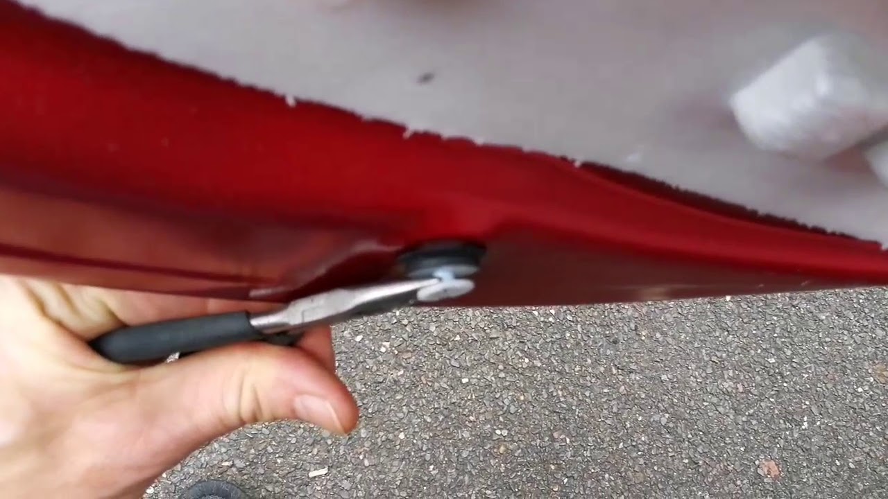 Citroen C3 Türverkleidung abbauen, Außenspiegel festschrauben