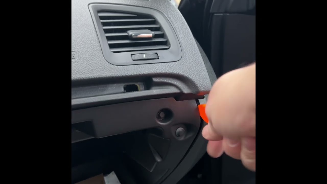 Opel insignia montaż box’u dodającego Car Play dla modułu HMI 2.0. AliExpress RoadTop CarPlay Store