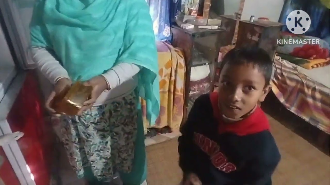 অনেক দিন পরে আজকে আমাদের বাসার ফ্রিজ পরিষ্কার করলাম। 