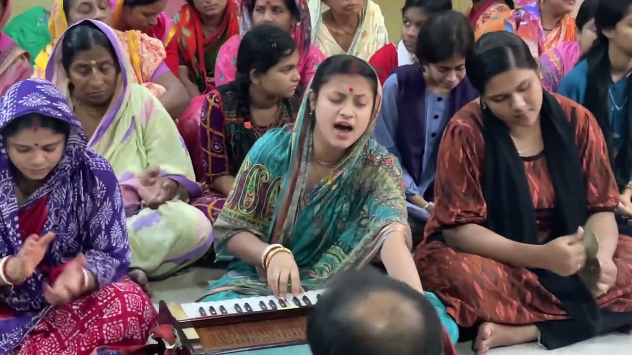 ঠাকুরবাণী ভজ, ঠাকুরবাণী পুজো, ঠাকুরবাণী করো জপ নাম।