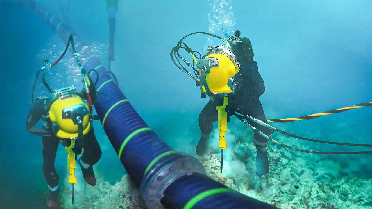 Extreme Life of US Navy Divers Working Deep Under the Sea