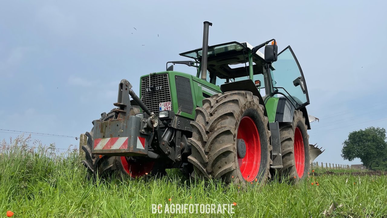 FENDT FAVORIT 818 + KUHN | ploughing | 2024