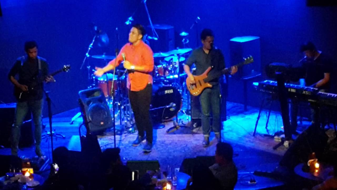 What Might Have Been - Side A featuring Yubs Esperat at 19 East Bar and Grill, Sept. 02, 2016