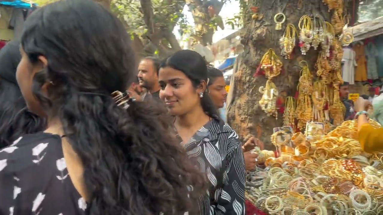 Delhi’s heart Sarojininagar🫰                           #youtube #vlogging #delhi  #trending 