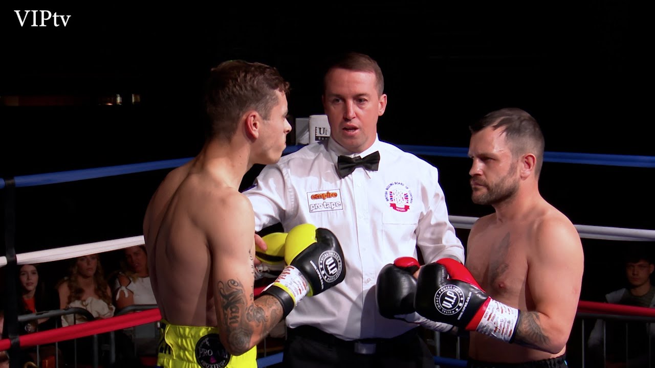 Jack Dwyer v Luke Fash on VIP's show at Liverpool's Olympia on Sept 18 2022