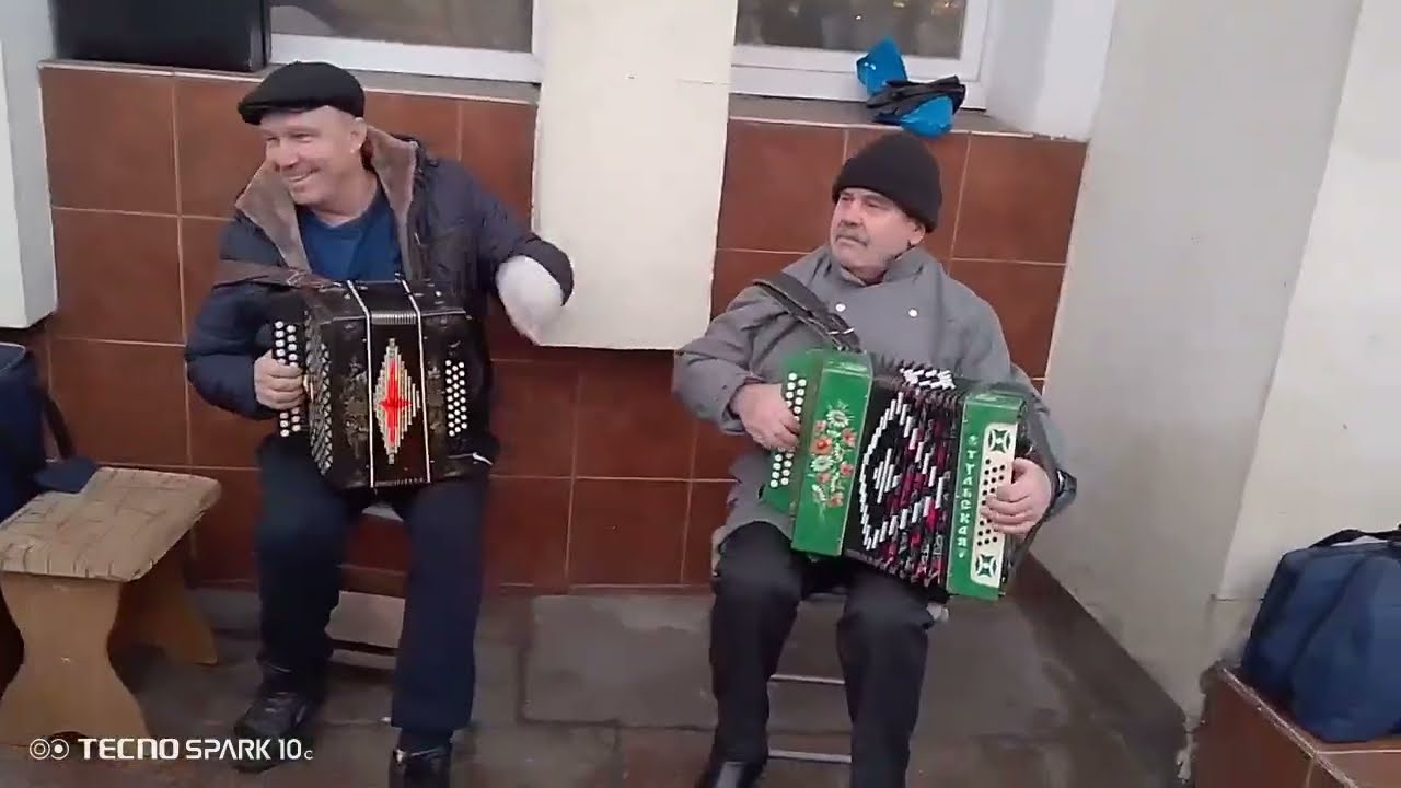 11.01.26г.Гармонь.Липецк.Собрались и поиграли на рынке после нового года первый раз.