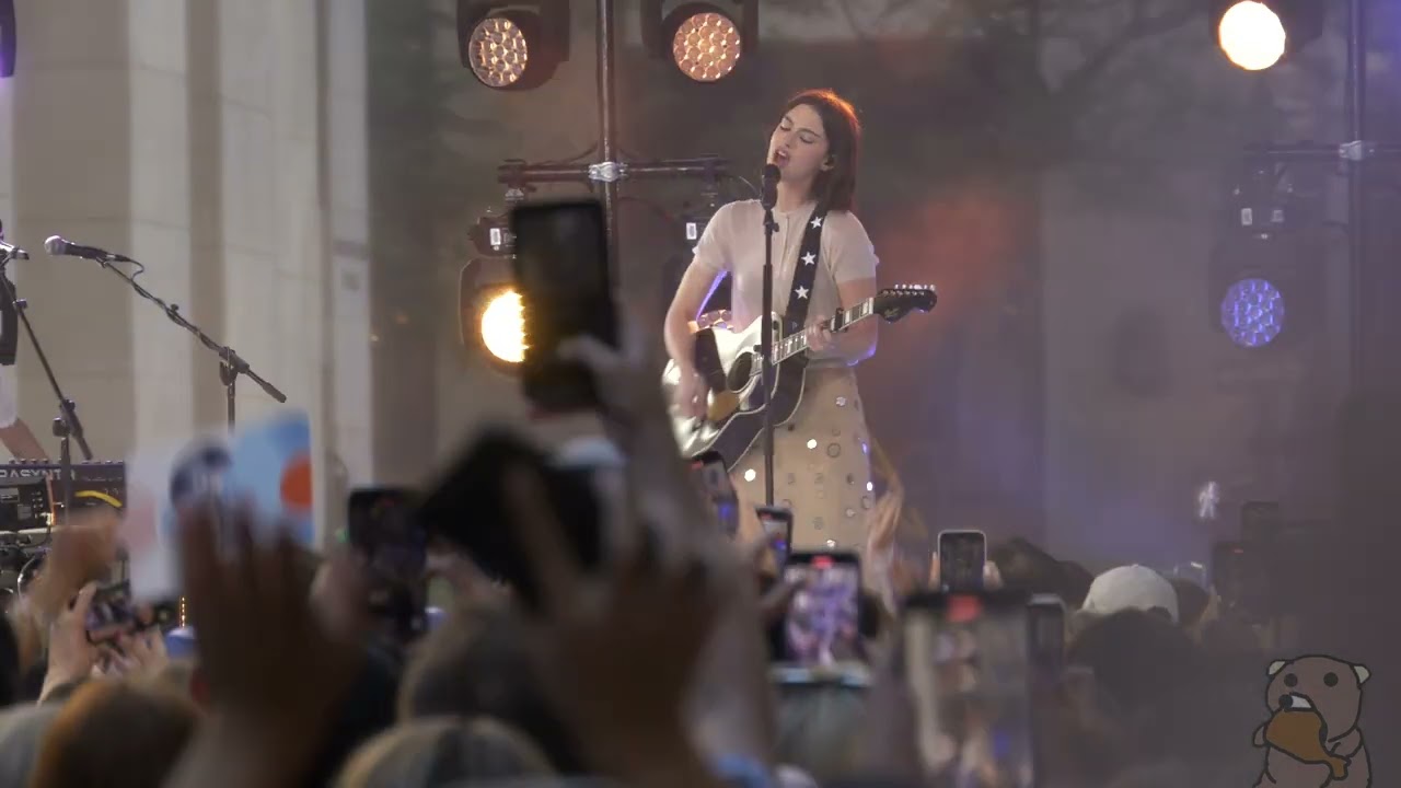 Gracie Abrams - Blowing Smoke (live @ Rockefeller Center 6/28/24)