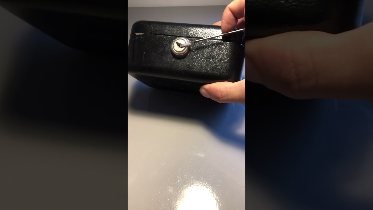 Geldkistje openmaken zonder sleutel 🔐