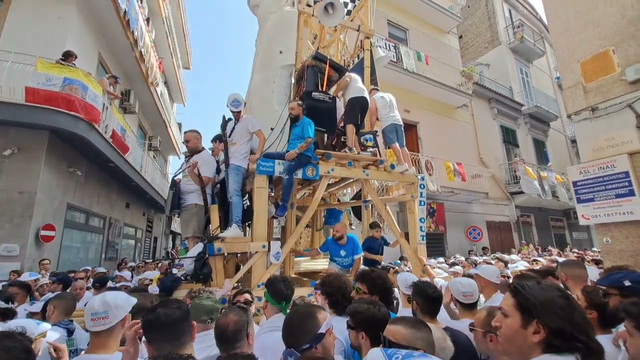 Nola 2024: Giglio del Sarto Paranza Orgoglio nolano verso la piazza