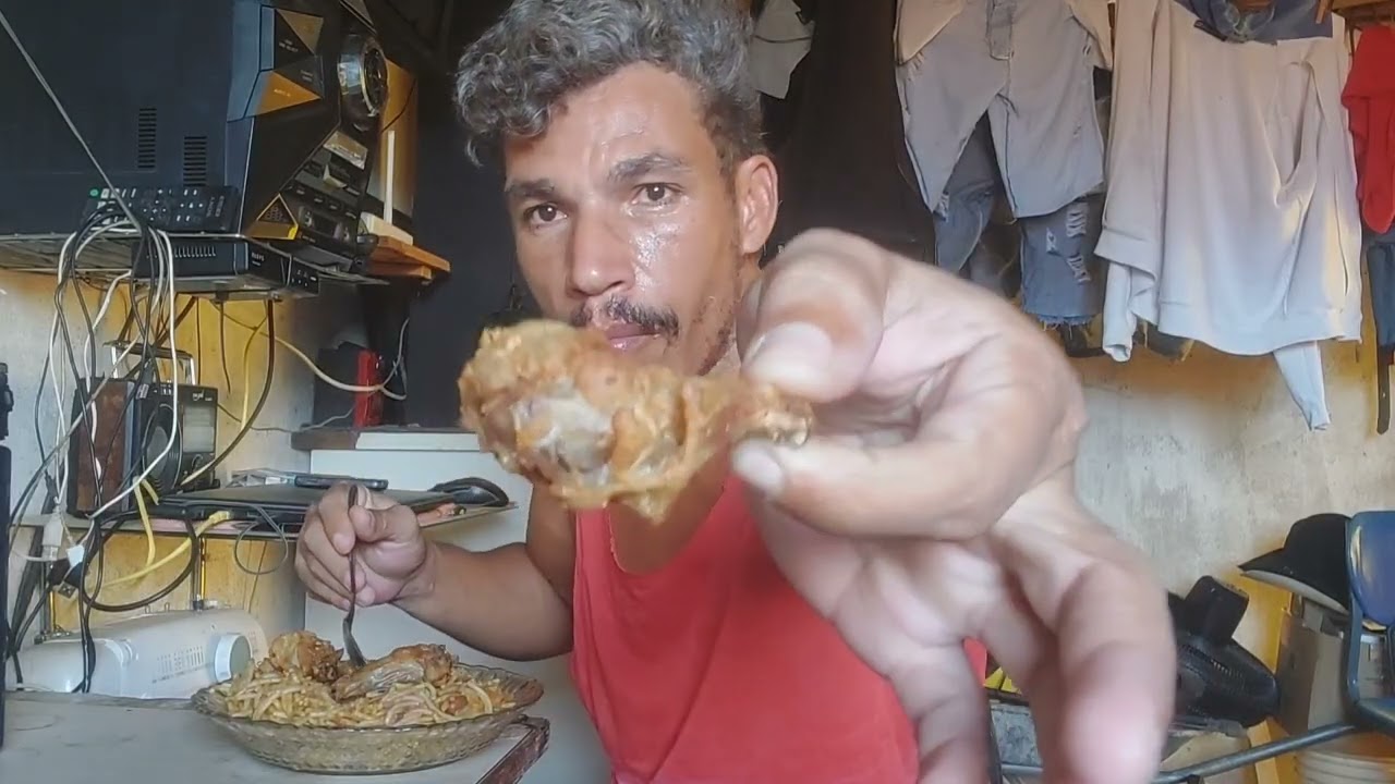temperando coxinhas.  para um almoço rápido 😋