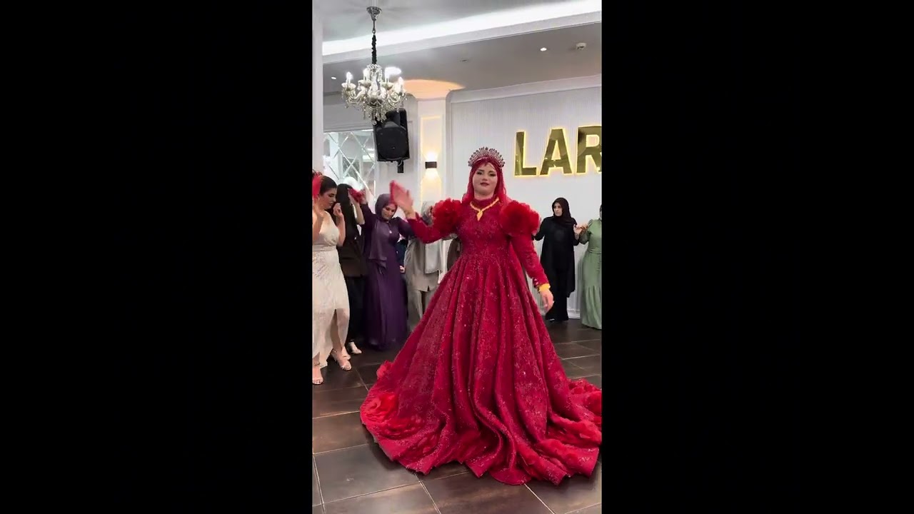 Muhteşem kına gecesi izlemeyen pişman olur. Bu programda yerinde oturan yoktu....🤭🤭🤭🌸
