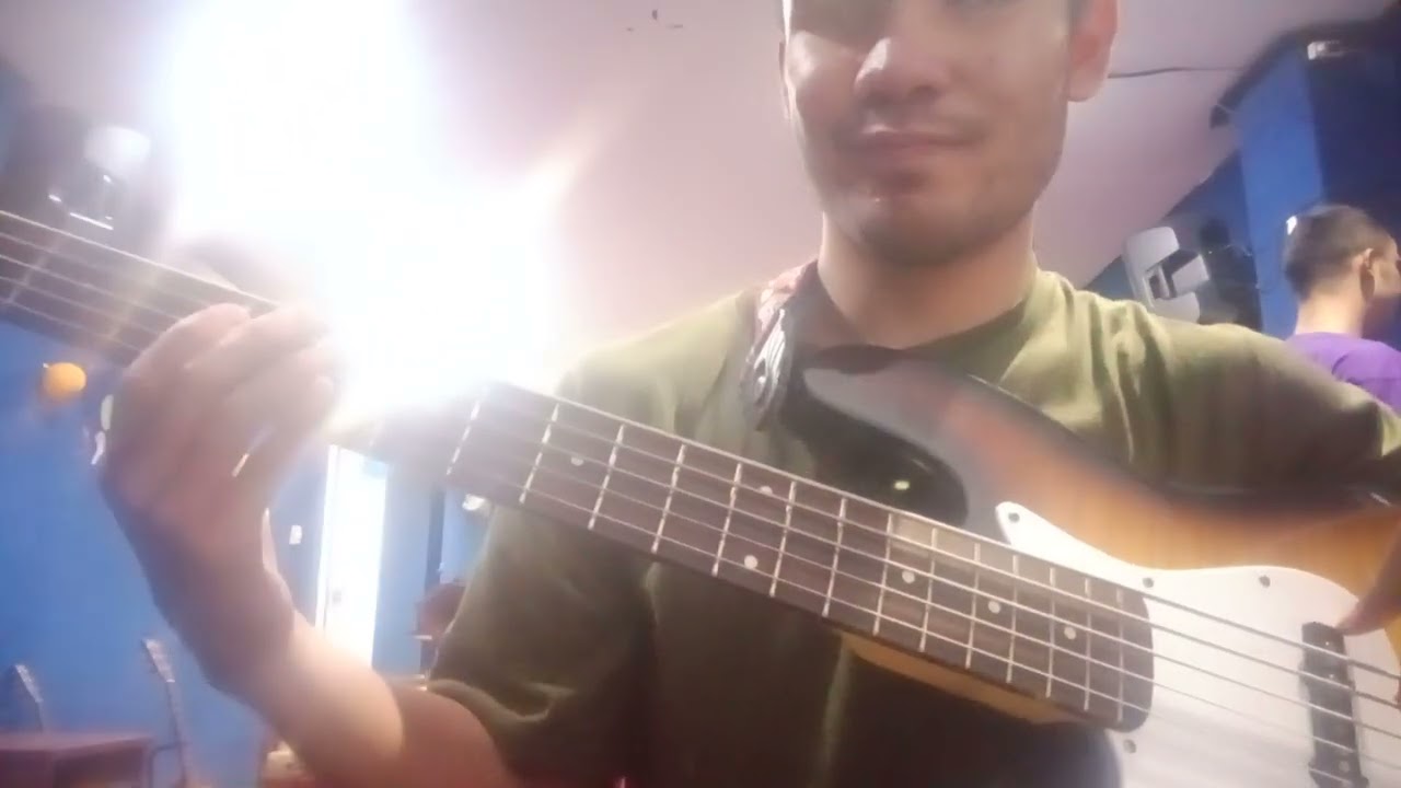 Life sesi latihan bass Camp