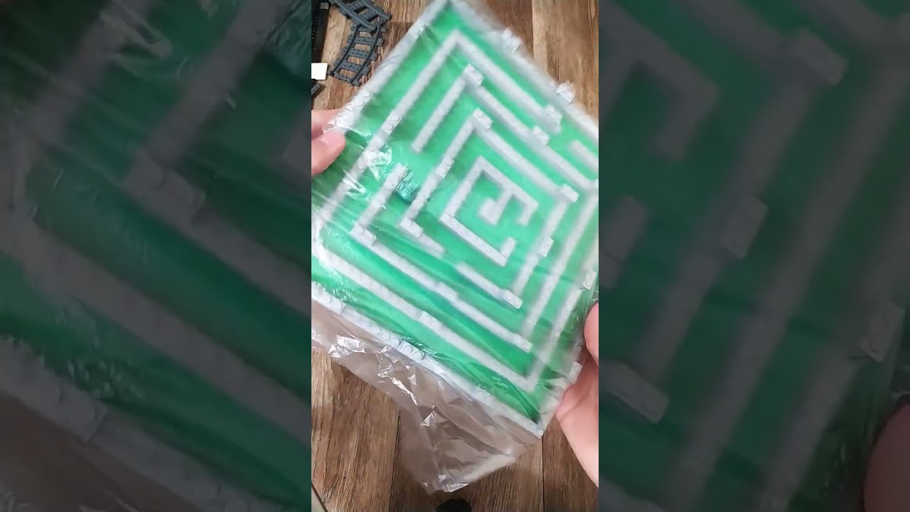 I made a lego maze! 