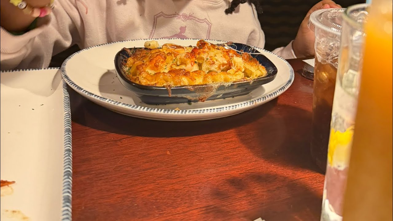 Dinner Date with Mommy 🍽️ Girls Night Out with Ceydia & Caliah