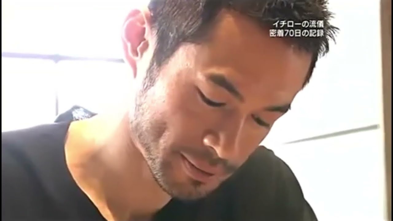 カレーを食べるイチロー
