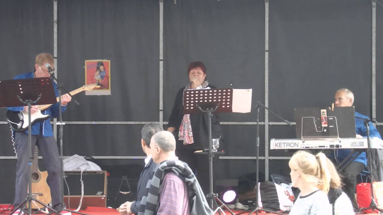 Babette & les z'Amusettes : Extraits : What's a woman.
