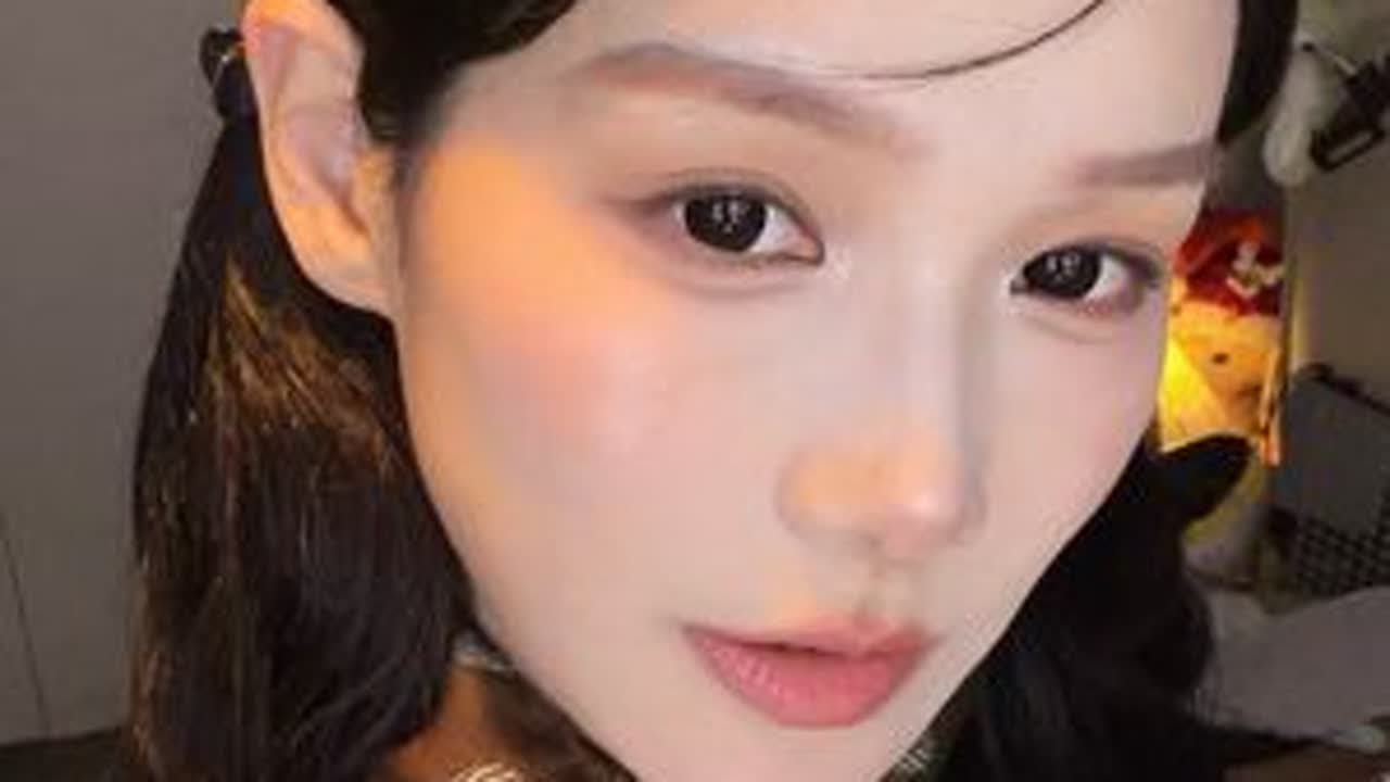 用蜜桔腮红定好木系质感妆基调的木质感妆来啦 #抖音美妆年度宝藏#挑战一颗腮红画全妆#美妆种草 #青年创作者成长计划 #拯救手残党
