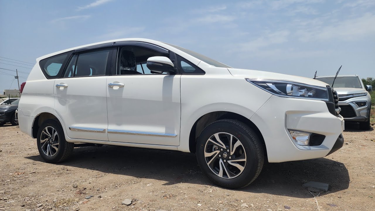 INNOVA CRSYTA GX PLUS 7 STR 2024 / SUPER WHITE / WALKAROUND  21.39lakhs Exhsowroom