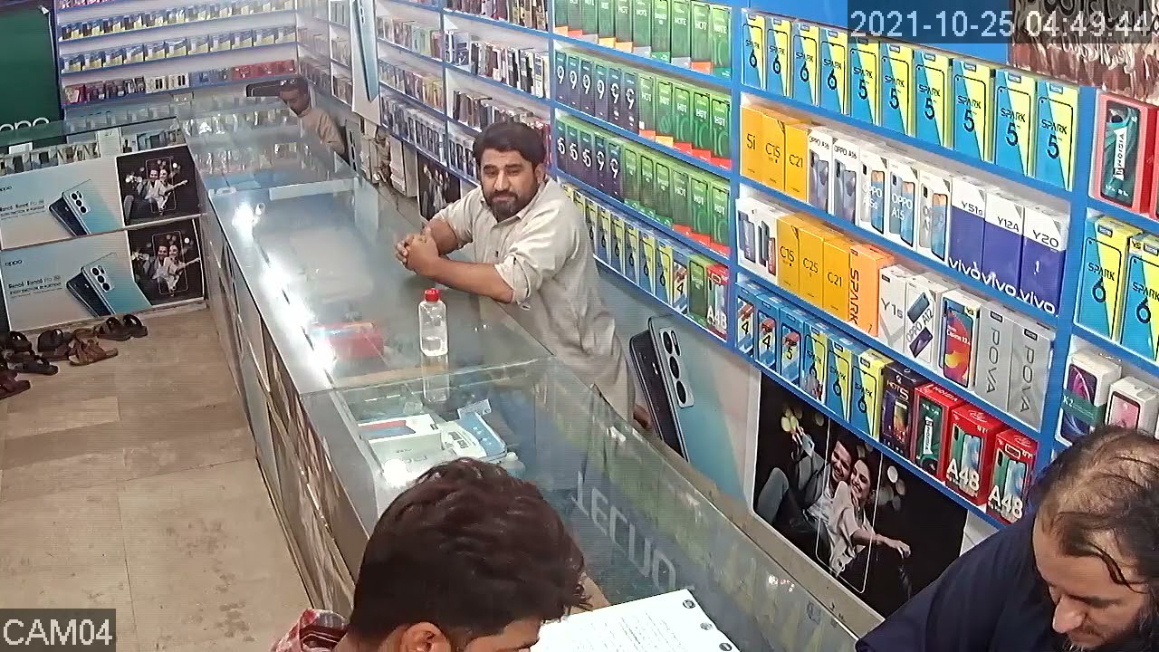 agha kamal mobiles Shah Faisal colony dakaiti CCTV Footage 24.10.2021