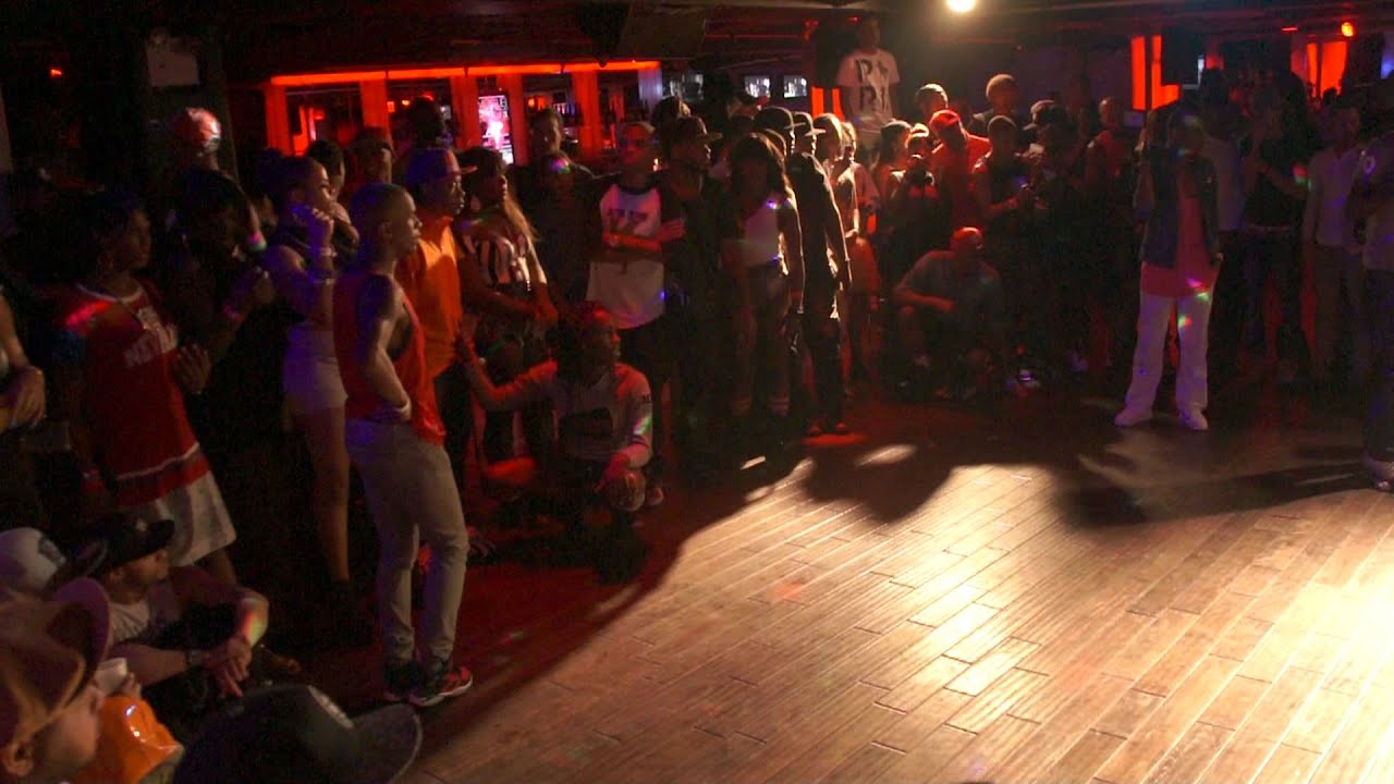 DRAMATIC PERFORMANCE @  VOGUE NIGHTS 8/26/2013 PART 3