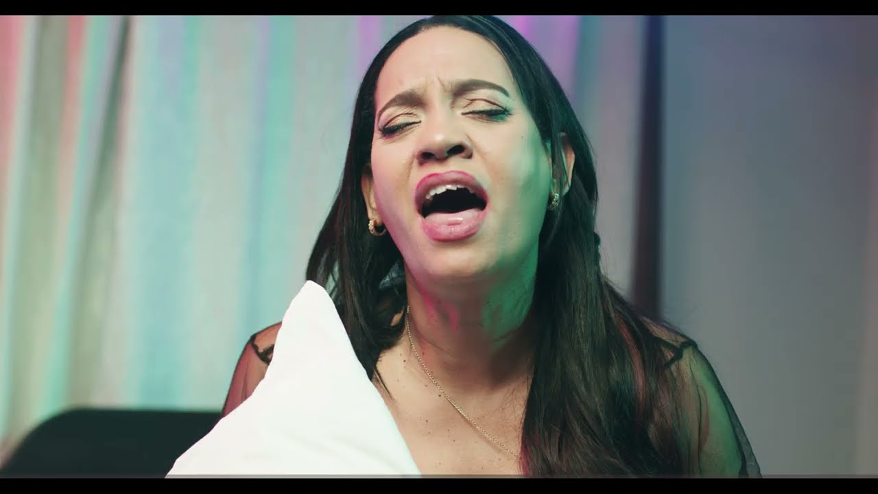 Raquel Arias - Ojal&aacute; Que No Puedas | Video Oficial