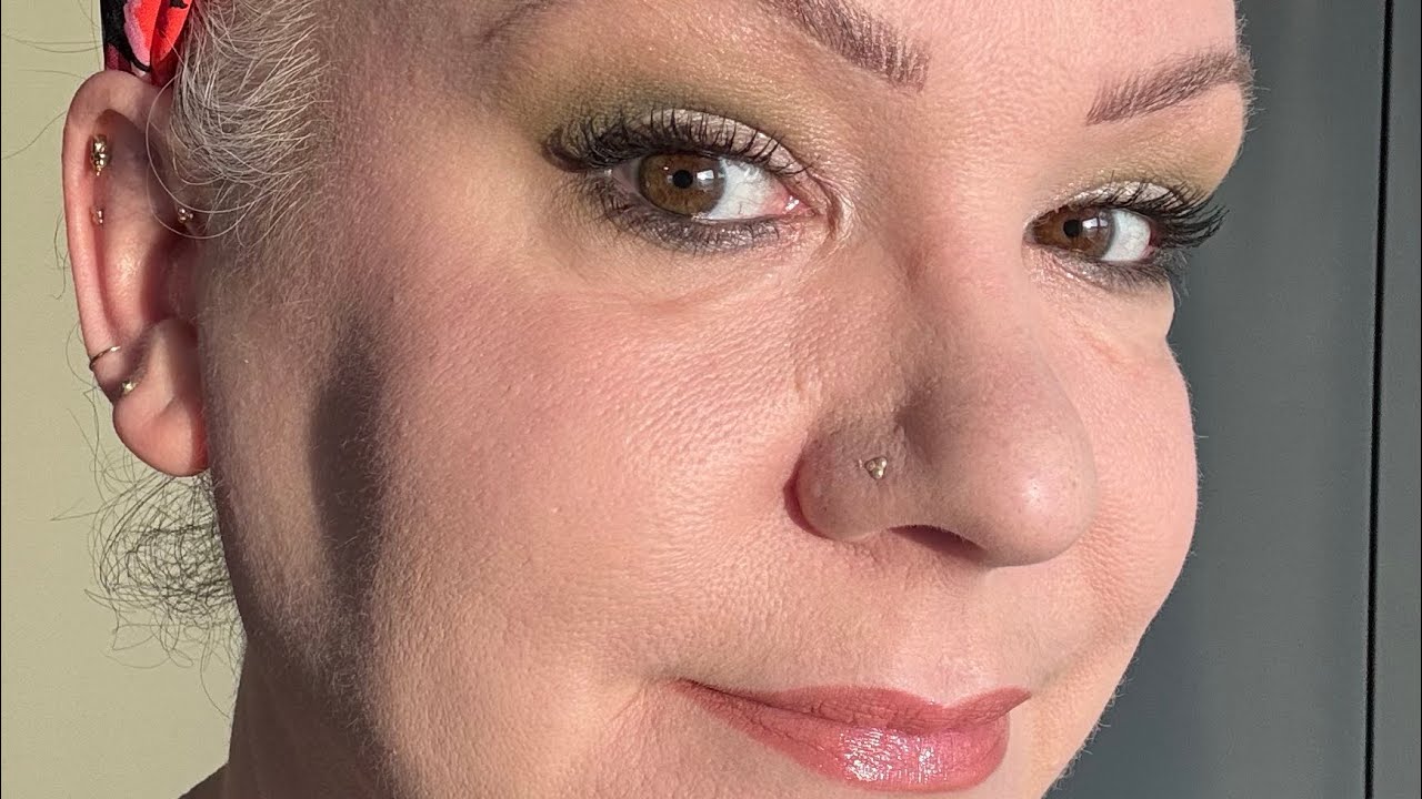 Day 5 trying all my Natasha Denona mini palettes. Today I used the Mini Gloom palette🌸🍀✨