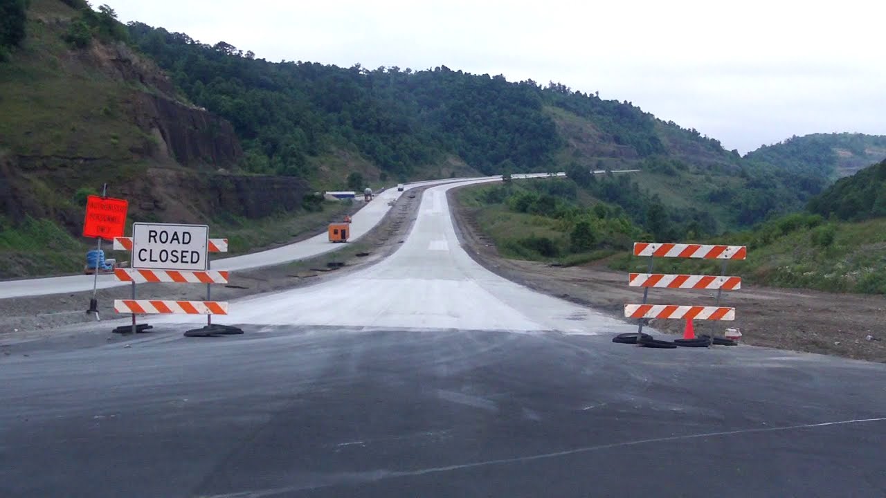Coalfields Expressway (WV 121) southbound
