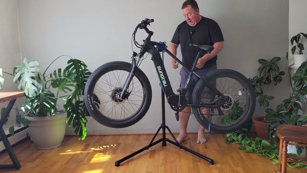 Testing the Giovent&ugrave; E Bike Repair Stand: My Honest Review