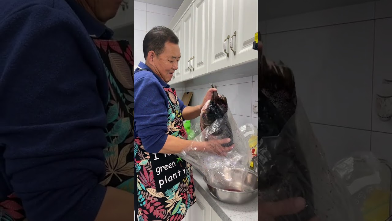 周末回娘家，要替妈妈招待一桌亲朋好友11人！购了300块💰的菜，表哥又送我一条水库大花鲢做了一鱼两吃，太实惠了，家人在饭桌上对我的厨艺好一顿夸……#家常菜 #会做饭的小姐姐 #家的味道 #回娘家