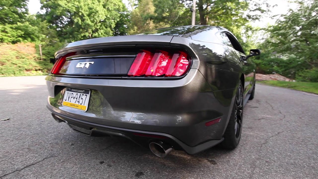 2015 Ford Mustang GT -  Walkaround, Startup, Rev, Burnout, Pull