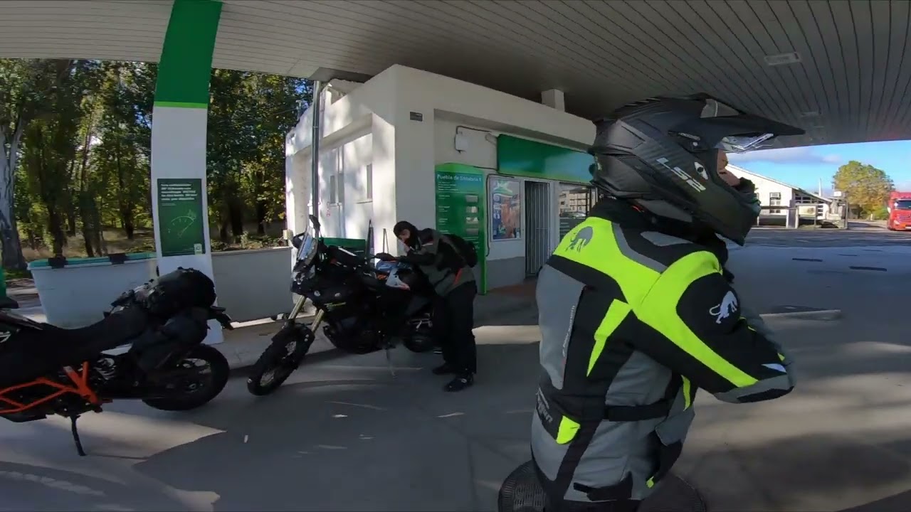 Royal Enfield Himalayan 450  at Picos de Europa -PT 1