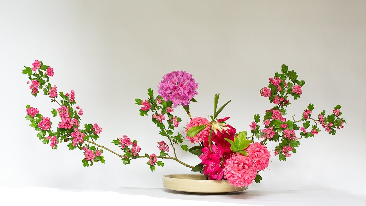 Colorful Flower Arrangement in Japanese Style - Moribana #Ikebana Tutorial