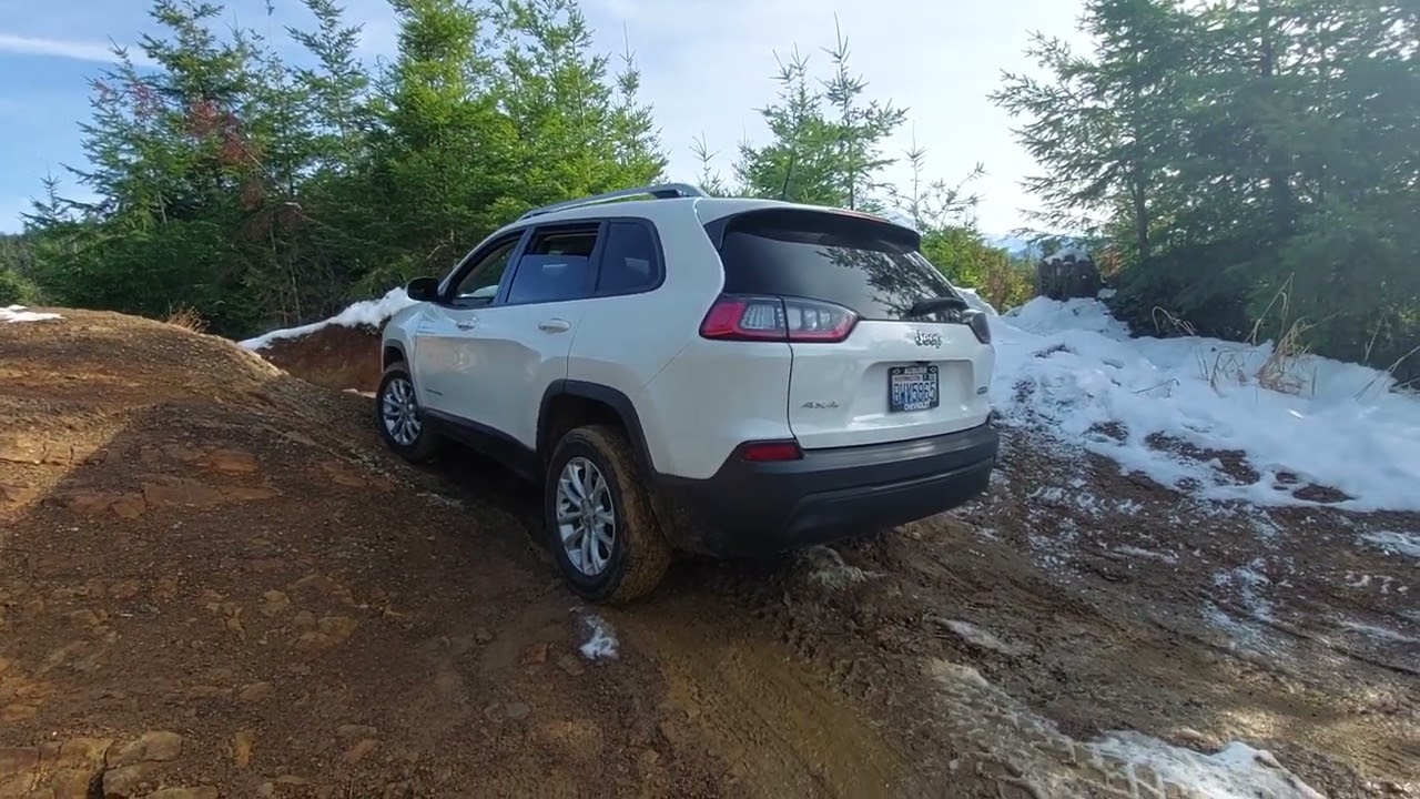 Jeep Cherokee Latitude off road capability.
