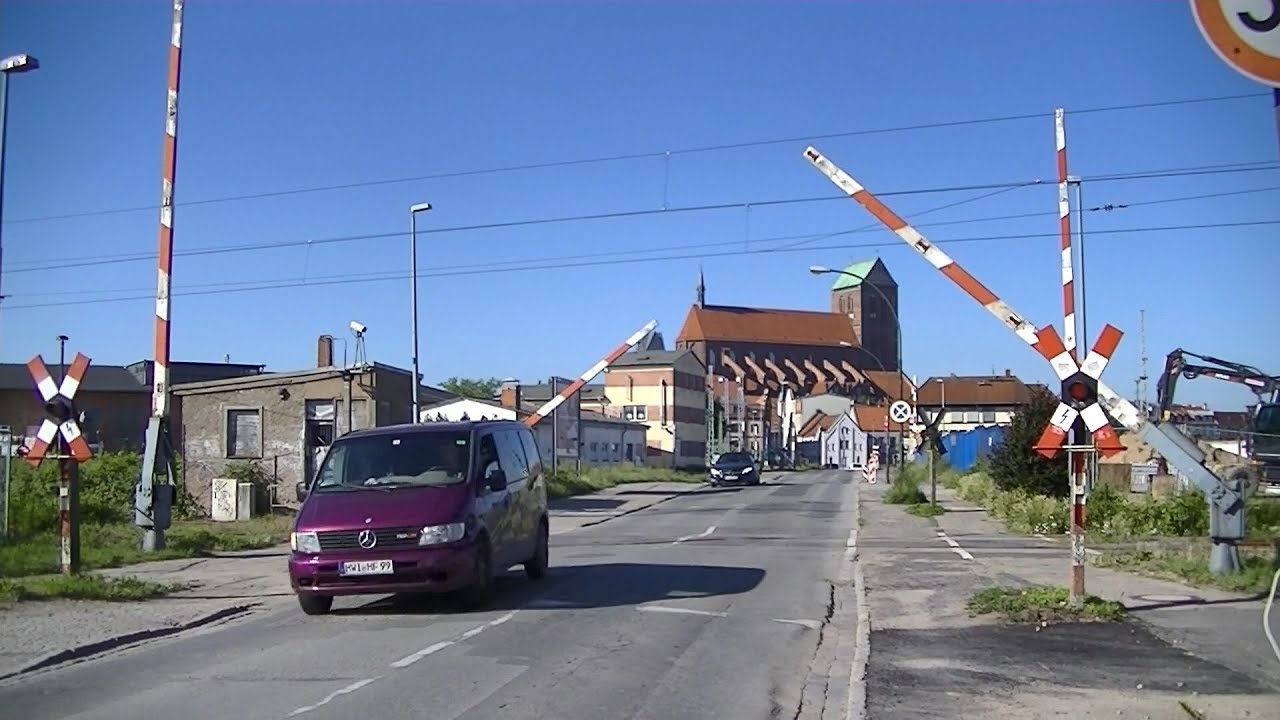 Spoorwegovergang Wismar (D) // Railroad crossing // Bahnübergang