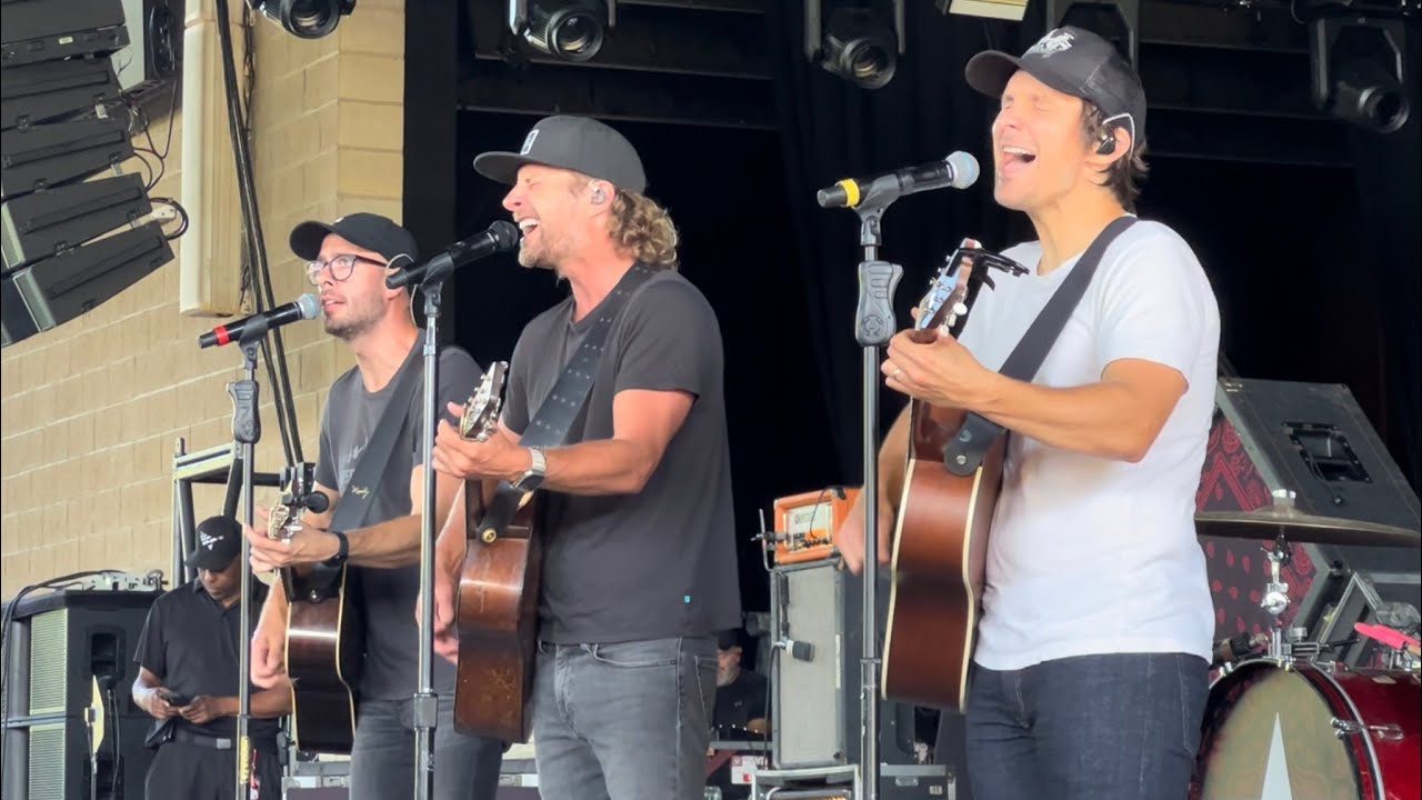 Settle for a Slowdown - Dierks Bentley, July 28, 2023. Bethel Woods, NY.